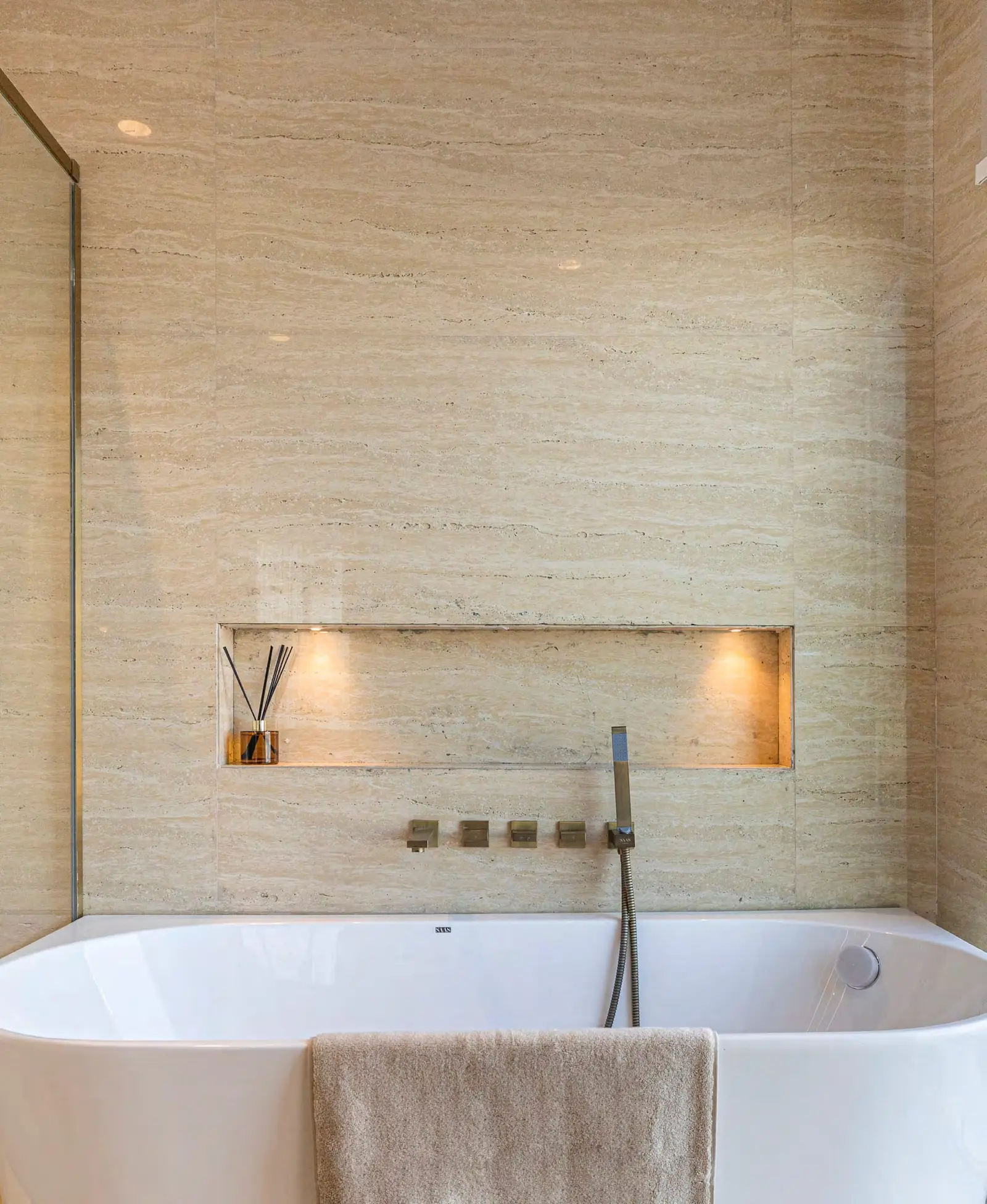 Reem Nine in Al Reem Island by SAAS Properties - Interior Image 3