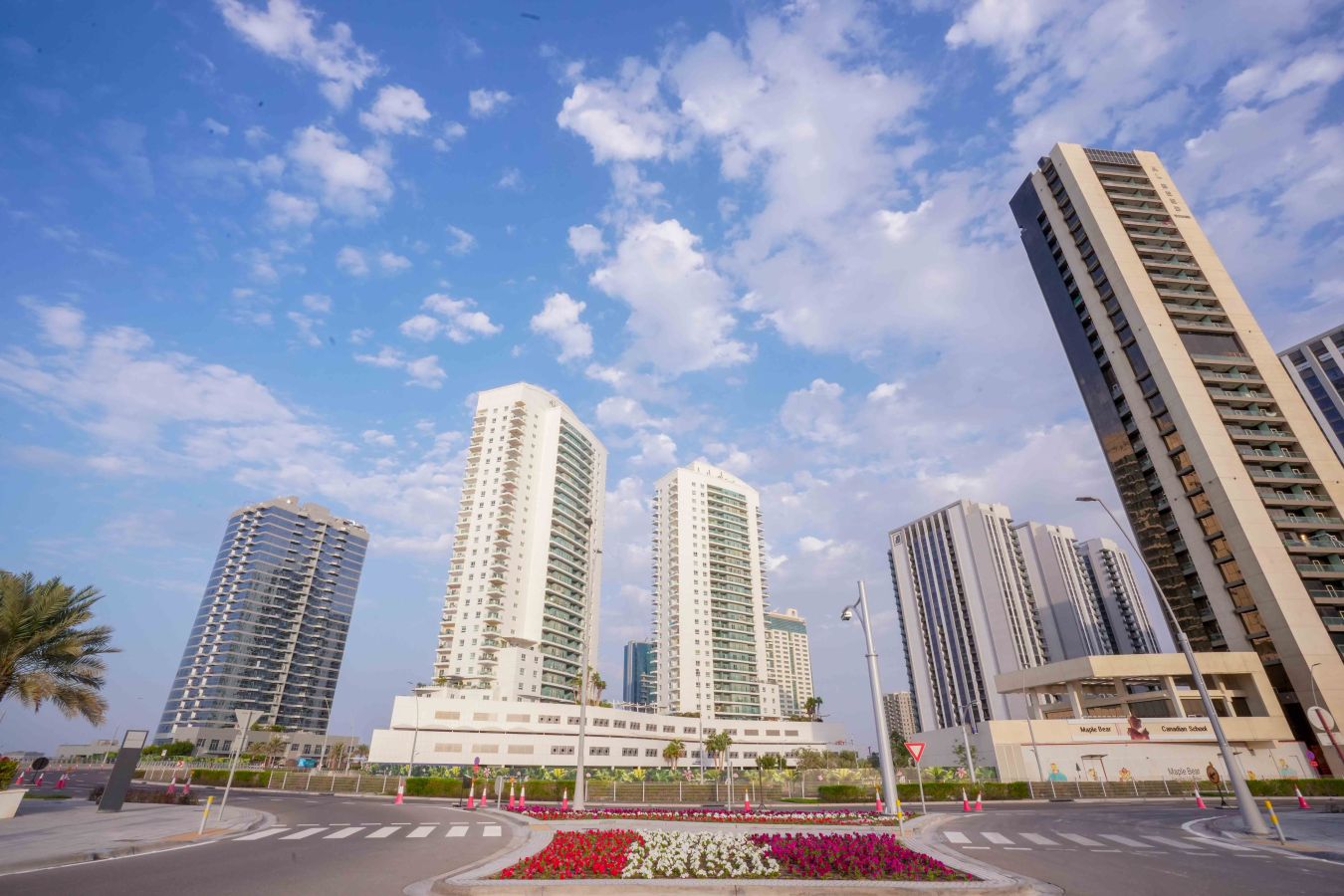 Amaya Towers waterfront residential apartments in Shams Abu Dhabi, Al Reem Island featuring twin 25-storey towers, premium amenities, landscaped podium, and panoramic Arabian Gulf views.